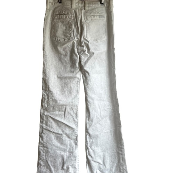 7 For All Mankind Georgia White Flare jeans in a Size 27. - Picture 6 of 13